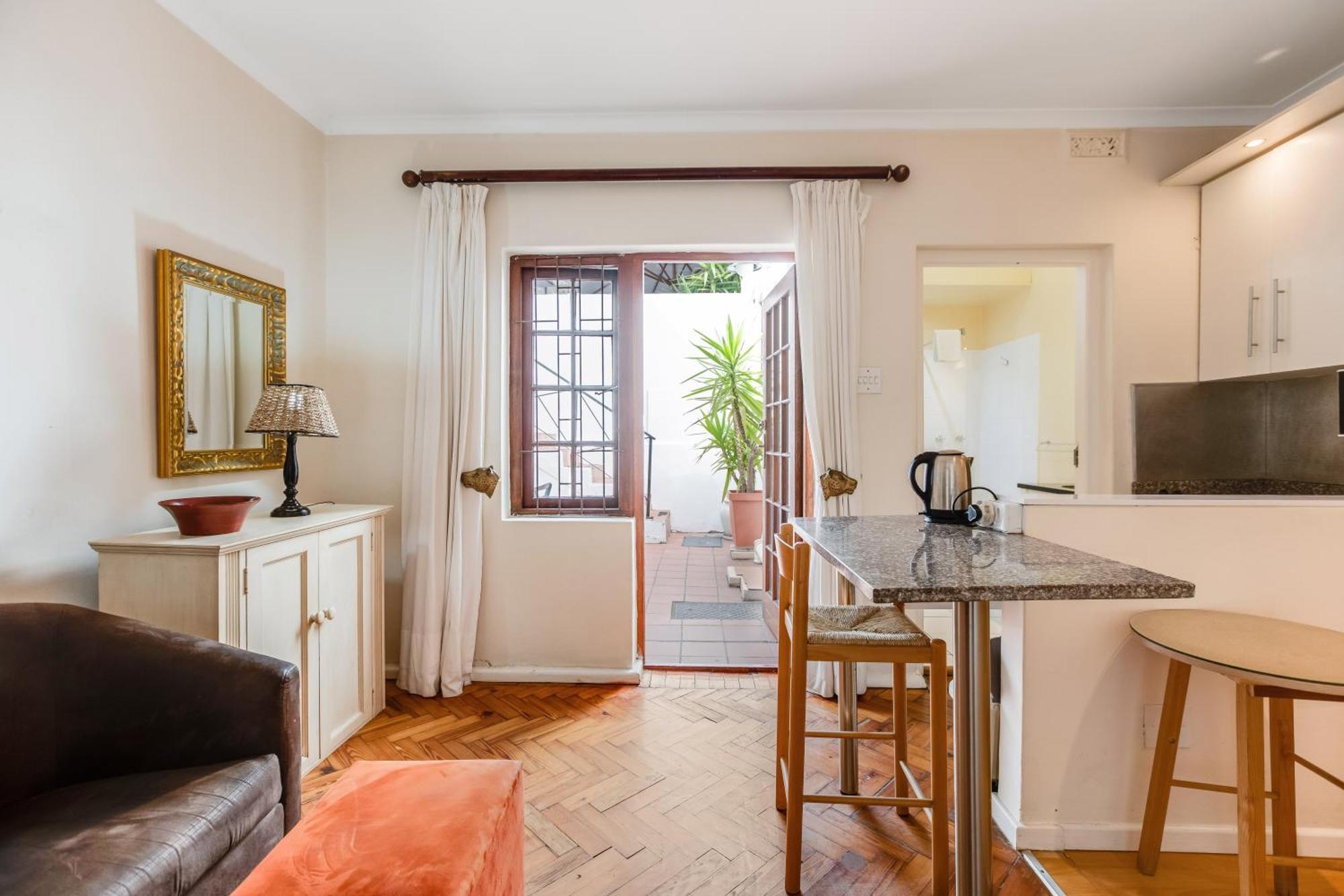 Oasis In Sea Point Apartment